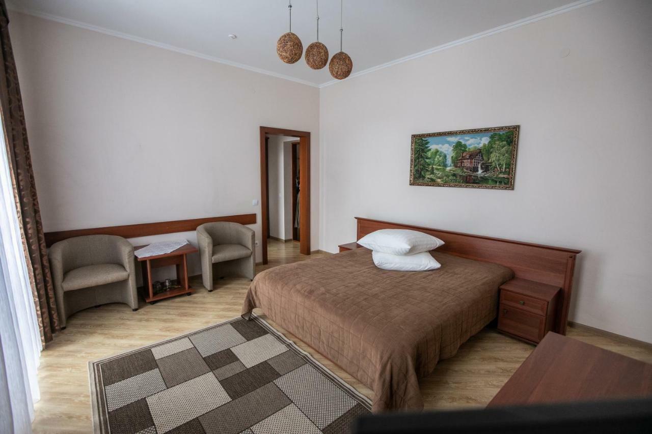 Karpaty Hotel Khust Exterior foto